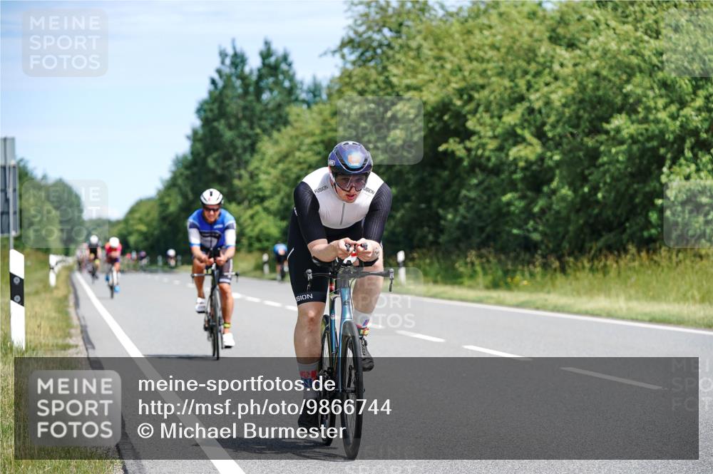 21.06.2026 - Viking Triathlon Michael Burmester http://msf.ph/oto/9866744 21.06.2026 12:12:42 Radfahren 45, 49, 125, 168, 188, 301, 303, 327, 360, 473, 485, 491, 513, 553, 566, 578, 601, 663 meine-sportfotos.de