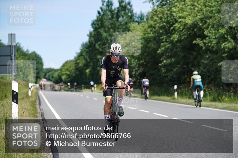 21.06.2026 - Viking Triathlon Michael Burmester http://msf.ph/oto/9866766 21.06.2026 12:12:50 Radfahren 301, 303, 346, 473, 485, 491, 566 meine-sportfotos.de