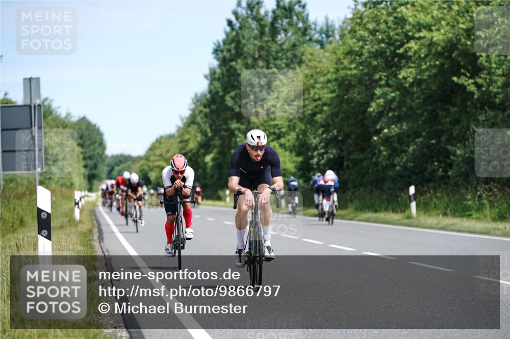 21.06.2026 - Viking Triathlon Michael Burmester http://msf.ph/oto/9866797 21.06.2026 12:13:16 Radfahren 1, 4, 14, 18, 18, 70, 92, 107, 117, 122, 131, 151, 175, 207, 296, 346, 376, 414, 432, 450, 486, 487, 506, 559, 574, 637, 664 meine-sportfotos.de