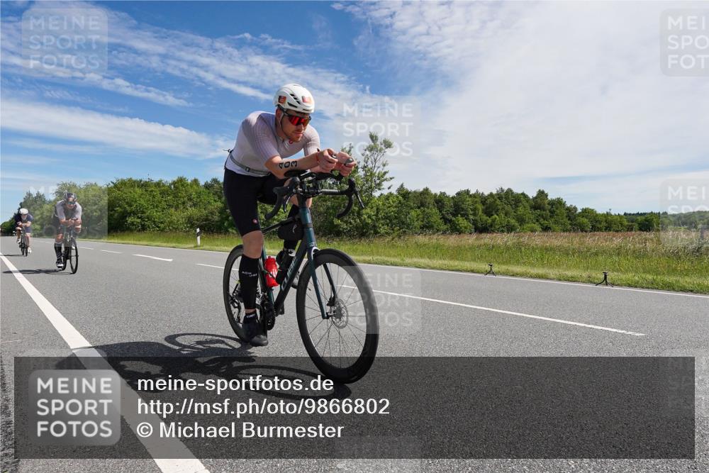 21.06.2026 - Viking Triathlon Michael Burmester http://msf.ph/oto/9866802 21.06.2026 11:33:32 Radfahren 85, 339, 376, 389, 403, 453, 457, 486, 487, 487, 496, 506, 520, 521 meine-sportfotos.de