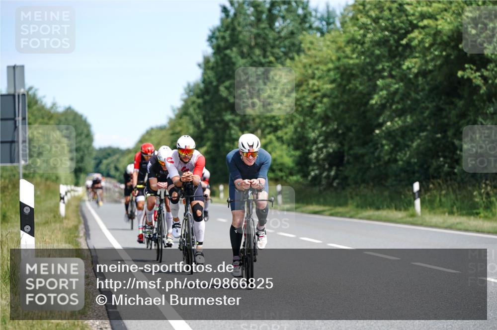 21.06.2026 - Viking Triathlon Michael Burmester http://msf.ph/oto/9866825 21.06.2026 12:13:25 Radfahren 1, 4, 18, 18, 33, 70, 92, 107, 117, 131, 151, 156, 175, 207, 254, 296, 414, 486, 487, 506, 559, 574, 637 meine-sportfotos.de