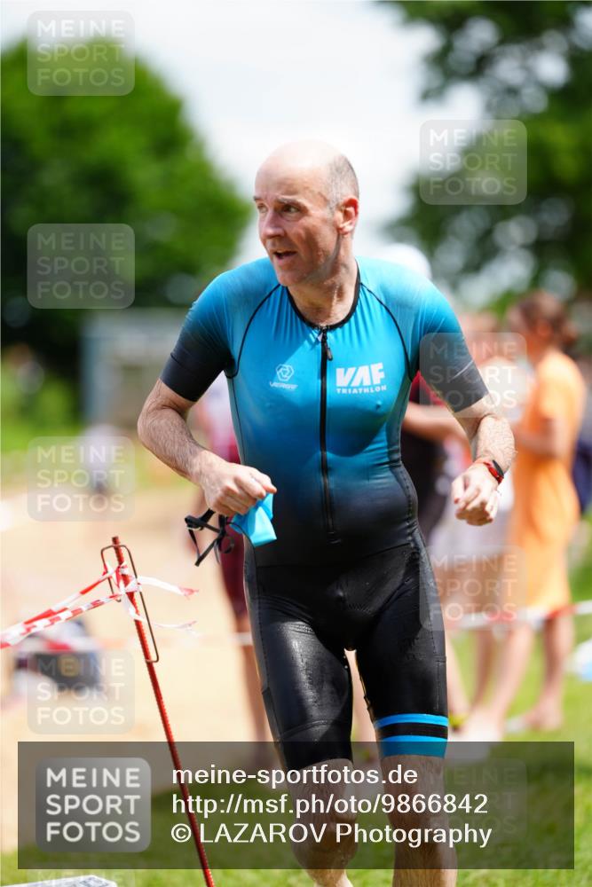21.06.2026 - 29. Vierlanden-Triathlon LAZAROV Photography http://msf.ph/oto/9866842 21.06.2026 13:30:06 Schwimmen 1182, 1189 meine-sportfotos.de