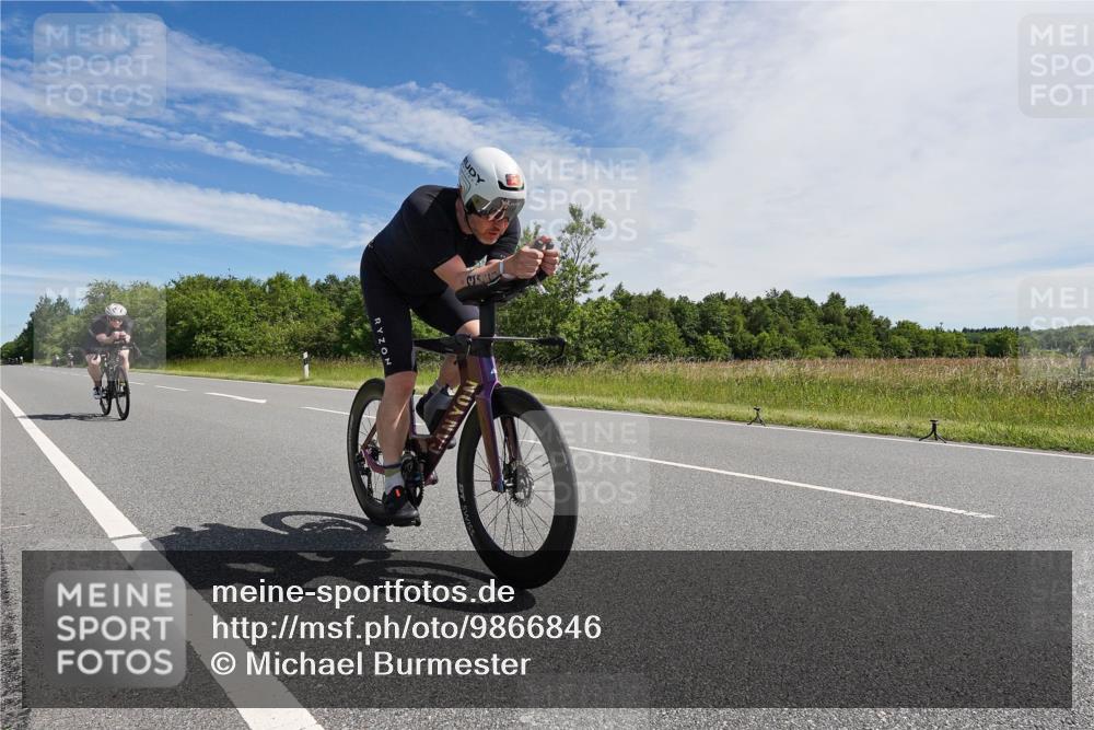 21.06.2026 - Viking Triathlon Michael Burmester http://msf.ph/oto/9866846 21.06.2026 11:35:13 Radfahren 9, 217, 231, 278, 278, 279, 318, 345 meine-sportfotos.de