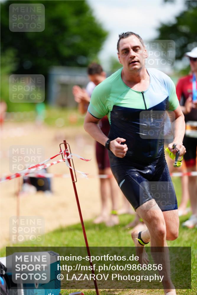 21.06.2026 - 29. Vierlanden-Triathlon LAZAROV Photography http://msf.ph/oto/9866856 21.06.2026 13:30:16 Schwimmen 1189, 1228 meine-sportfotos.de