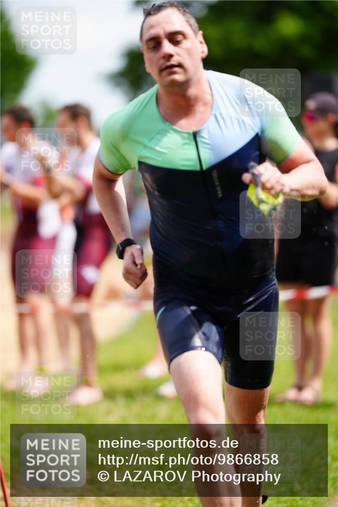 21.06.2026 - 29. Vierlanden-Triathlon LAZAROV Photography http://msf.ph/oto/9866858 21.06.2026 13:30:16 Schwimmen 1189, 1228 meine-sportfotos.de