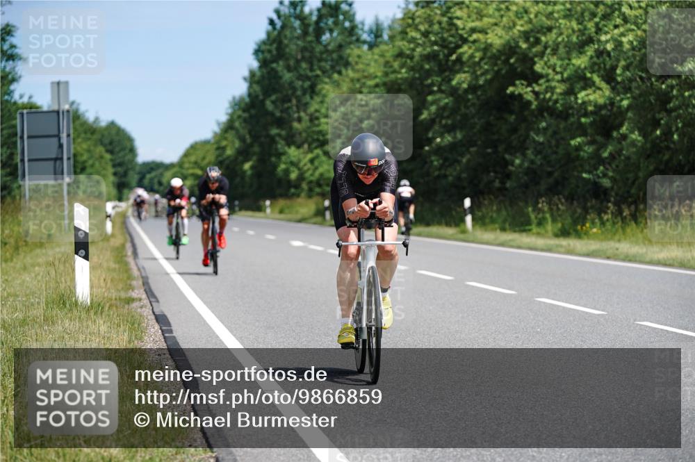 21.06.2026 - Viking Triathlon Michael Burmester http://msf.ph/oto/9866859 21.06.2026 12:13:36 Radfahren 18, 33, 70, 156, 254, 393, 414, 482, 489 meine-sportfotos.de