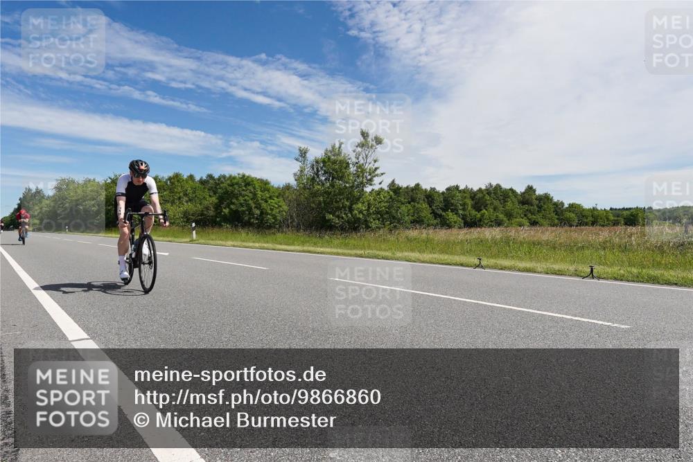 21.06.2026 - Viking Triathlon Michael Burmester http://msf.ph/oto/9866860 21.06.2026 11:35:24 Radfahren 213, 278, 279, 318, 363, 458 meine-sportfotos.de