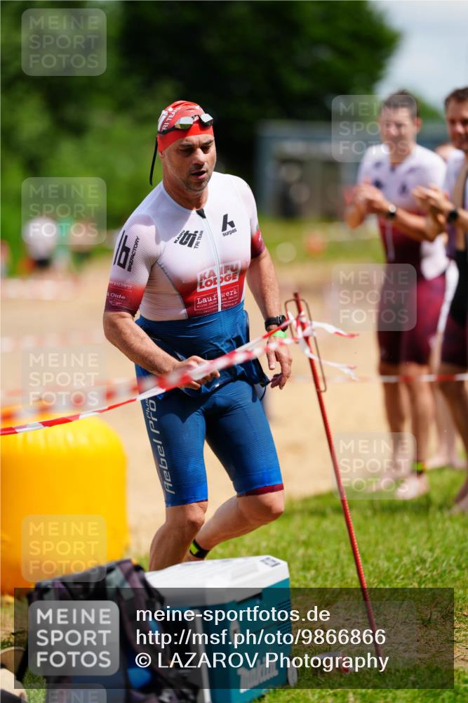 21.06.2026 - 29. Vierlanden-Triathlon LAZAROV Photography http://msf.ph/oto/9866866 21.06.2026 13:30:21 Schwimmen 1096, 1189, 1228 meine-sportfotos.de