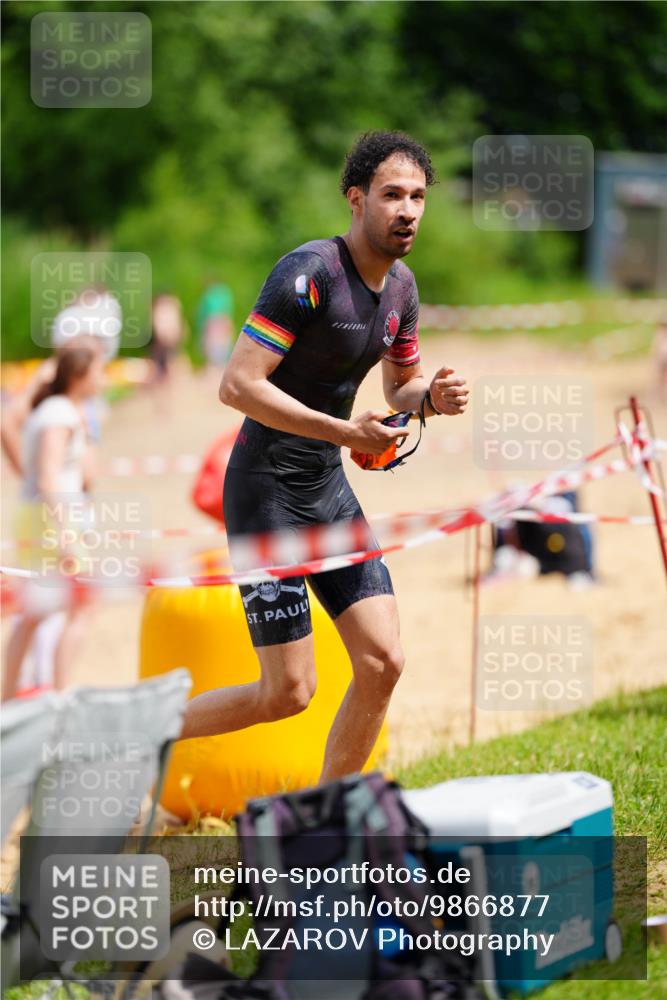 21.06.2026 - 29. Vierlanden-Triathlon LAZAROV Photography http://msf.ph/oto/9866877 21.06.2026 13:30:28 Schwimmen 1096, 1228 meine-sportfotos.de