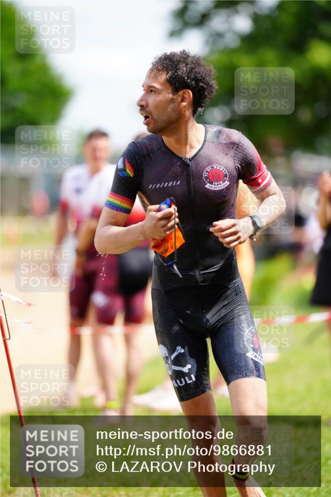 21.06.2026 - 29. Vierlanden-Triathlon LAZAROV Photography http://msf.ph/oto/9866881 21.06.2026 13:30:29 Schwimmen 1096 meine-sportfotos.de