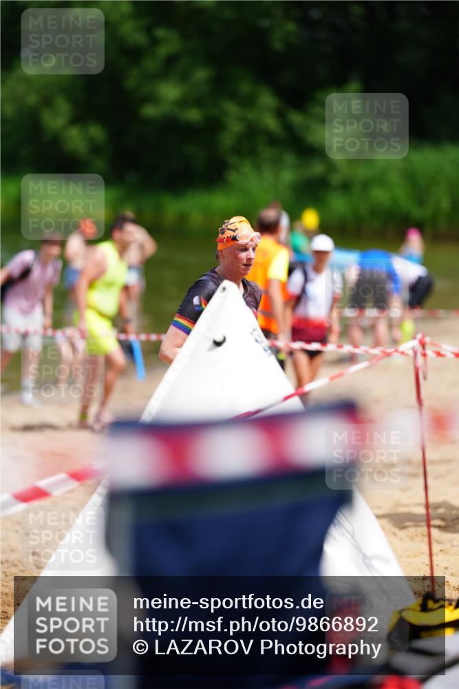 21.06.2026 - 29. Vierlanden-Triathlon LAZAROV Photography http://msf.ph/oto/9866892 21.06.2026 13:31:05 Schwimmen 1211 meine-sportfotos.de