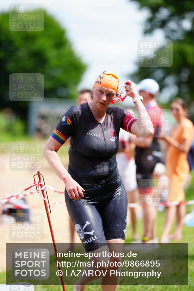 21.06.2026 - 29. Vierlanden-Triathlon LAZAROV Photography http://msf.ph/oto/9866895 21.06.2026 13:31:08 Schwimmen 1211 meine-sportfotos.de