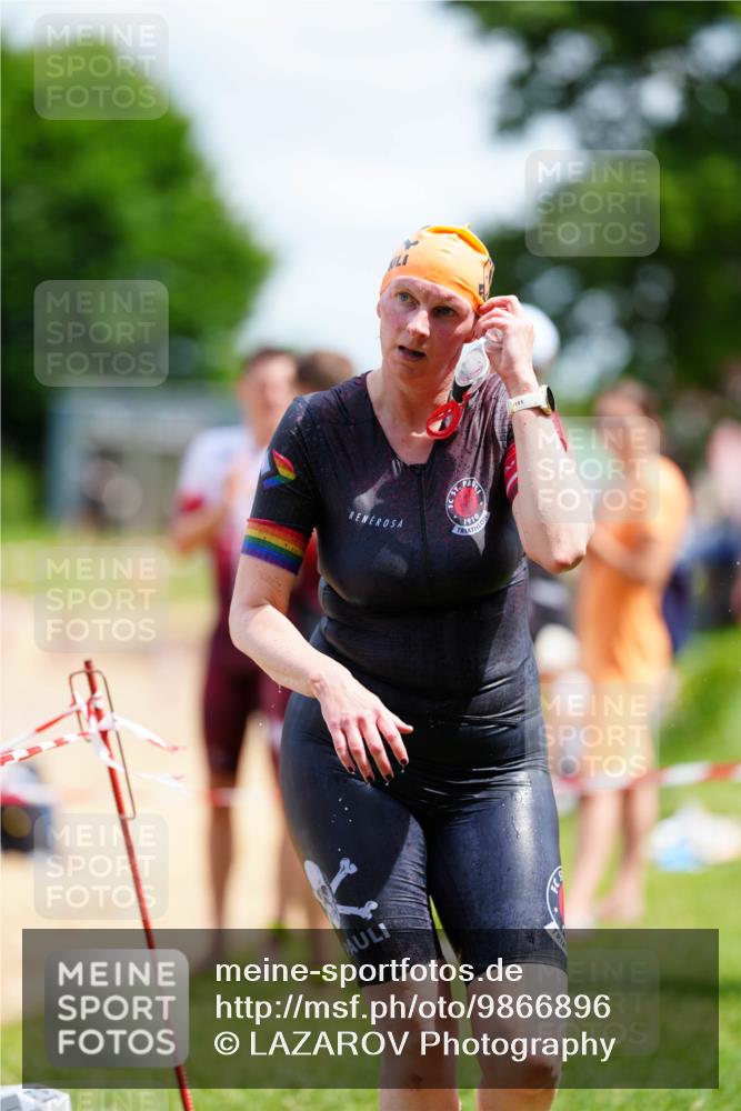 21.06.2026 - 29. Vierlanden-Triathlon LAZAROV Photography http://msf.ph/oto/9866896 21.06.2026 13:31:09 Schwimmen 1211 meine-sportfotos.de