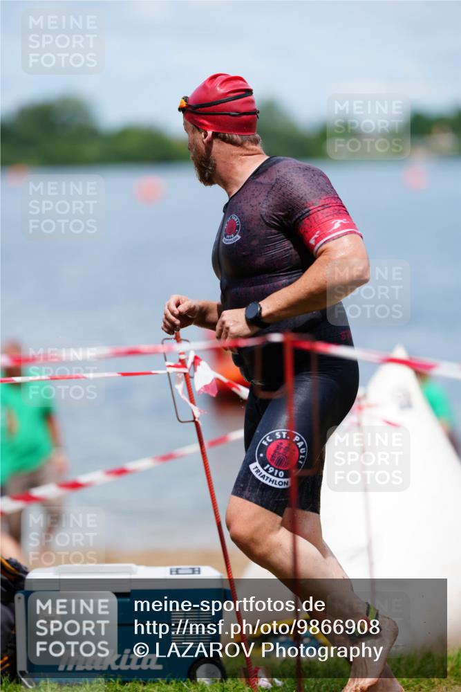21.06.2026 - 29. Vierlanden-Triathlon LAZAROV Photography http://msf.ph/oto/9866908 21.06.2026 13:32:36 Schwimmen 1214 meine-sportfotos.de