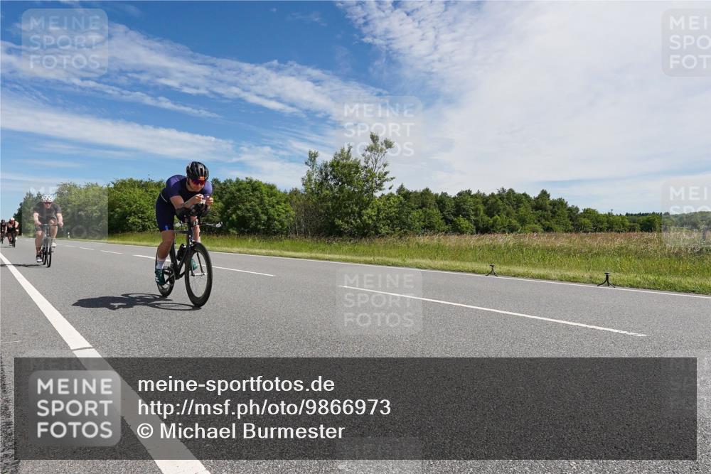 21.06.2026 - Viking Triathlon Michael Burmester http://msf.ph/oto/9866973 21.06.2026 11:35:54 Radfahren 147, 179, 183, 209, 221, 262, 324, 354, 436, 448, 449, 470, 505, 533, 650 meine-sportfotos.de