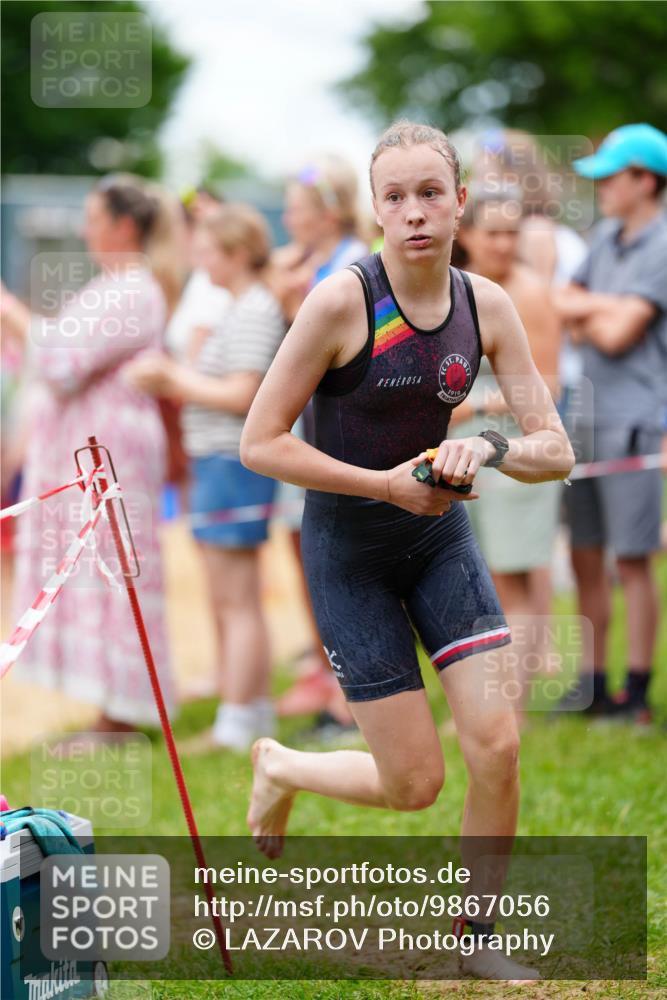 21.06.2026 - 29. Vierlanden-Triathlon LAZAROV Photography http://msf.ph/oto/9867056 21.06.2026 14:37:44 Schwimmen 1236, 1253, 1268 meine-sportfotos.de