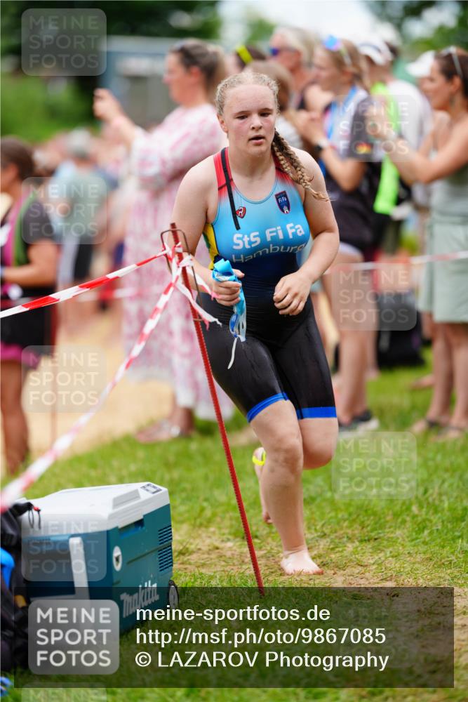 21.06.2026 - 29. Vierlanden-Triathlon LAZAROV Photography http://msf.ph/oto/9867085 21.06.2026 14:38:12 Schwimmen 1229, 1237, 1264 meine-sportfotos.de