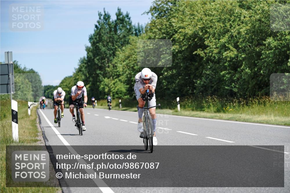 21.06.2026 - Viking Triathlon Michael Burmester http://msf.ph/oto/9867087 21.06.2026 12:15:51 Radfahren 21, 178, 184, 184, 195, 221, 248, 334, 389, 394, 521, 551, 590, 590 meine-sportfotos.de