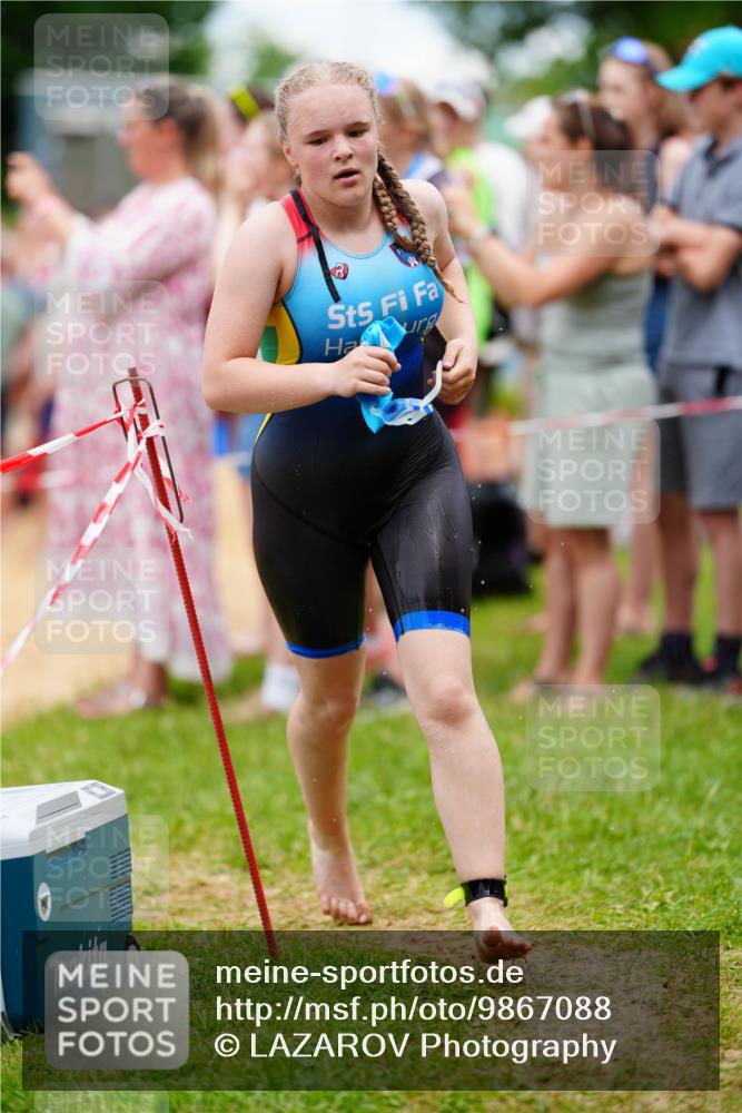 21.06.2026 - 29. Vierlanden-Triathlon LAZAROV Photography http://msf.ph/oto/9867088 21.06.2026 14:38:12 Schwimmen 1229, 1237, 1264 meine-sportfotos.de