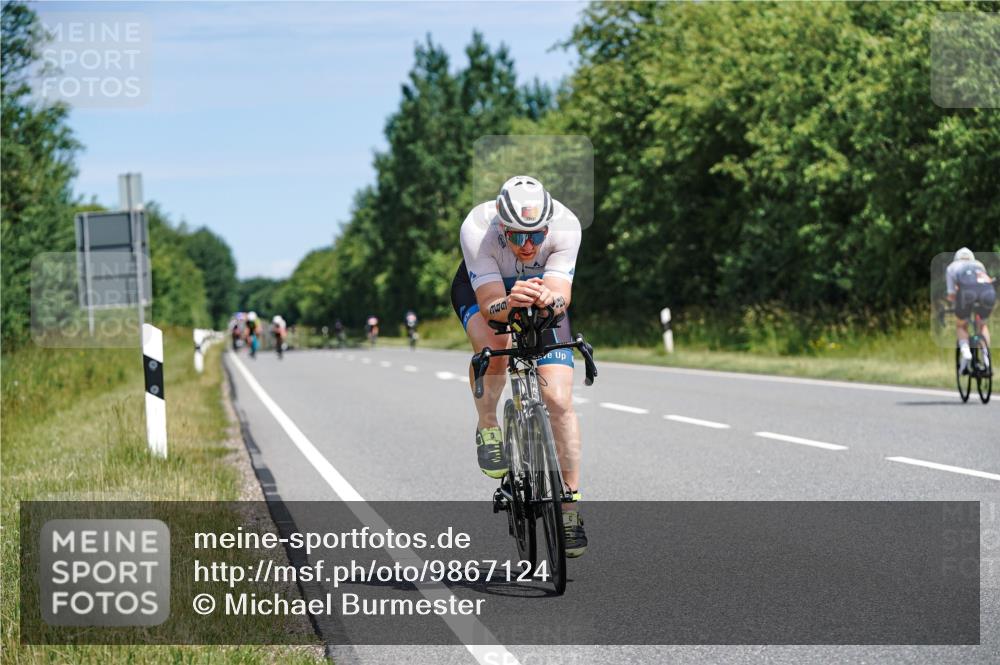 21.06.2026 - Viking Triathlon Michael Burmester http://msf.ph/oto/9867124 21.06.2026 12:15:54 Radfahren 21, 178, 184, 184, 195, 248, 334, 389, 394, 405, 521, 551, 590, 590, 603, 651 meine-sportfotos.de