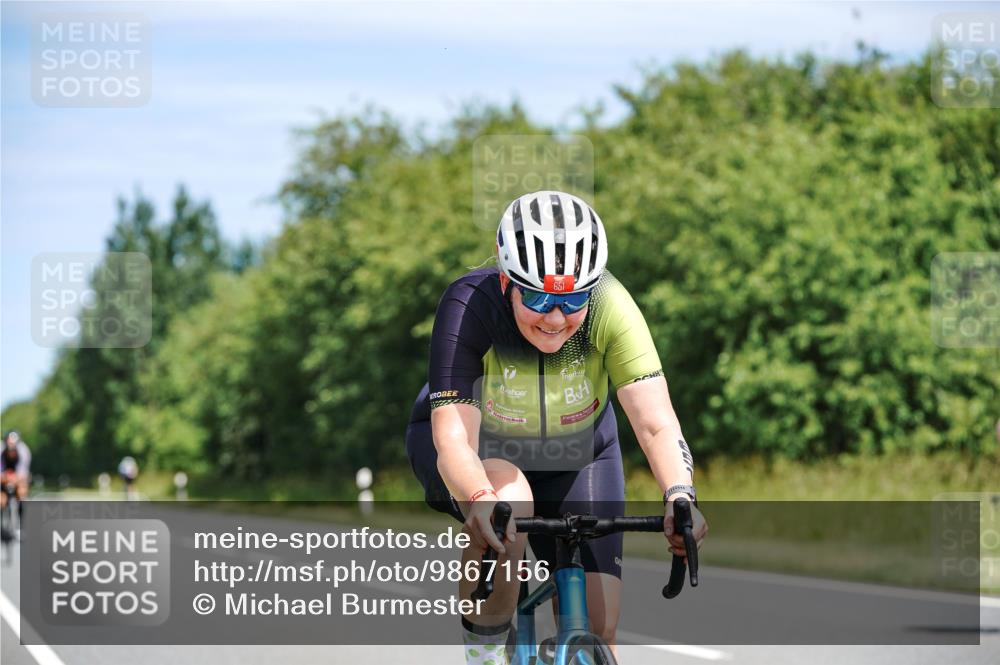 21.06.2026 - Viking Triathlon Michael Burmester http://msf.ph/oto/9867156 21.06.2026 12:16:08 Radfahren 22, 153, 178, 184, 195, 248, 264, 333, 347, 377, 394, 405, 405, 511, 521, 538, 551, 590, 603, 651 meine-sportfotos.de