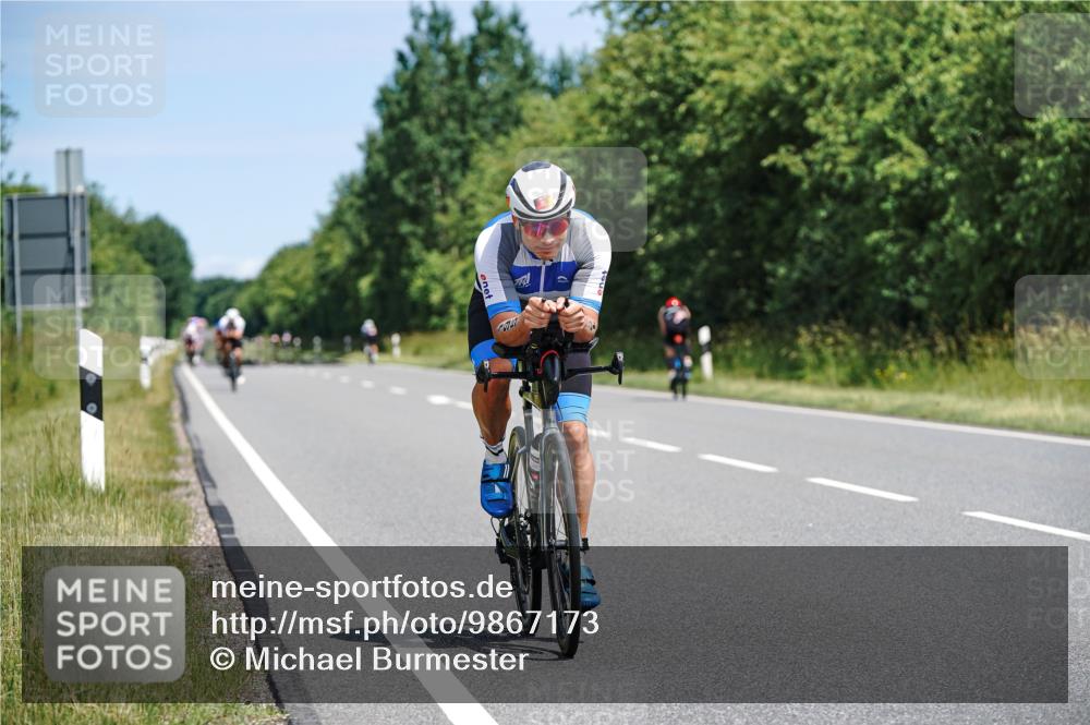 21.06.2026 - Viking Triathlon Michael Burmester http://msf.ph/oto/9867173 21.06.2026 12:16:12 Radfahren 22, 153, 178, 184, 195, 248, 264, 309, 333, 347, 377, 405, 405, 511, 521, 538, 590, 603, 651 meine-sportfotos.de