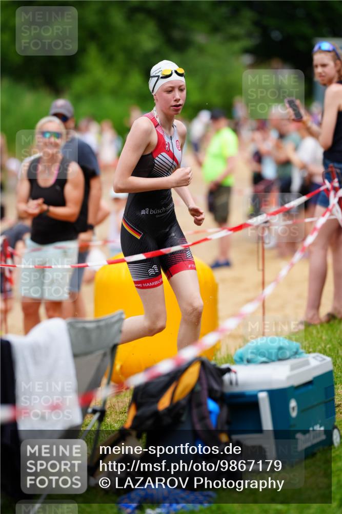 21.06.2026 - 29. Vierlanden-Triathlon LAZAROV Photography http://msf.ph/oto/9867179 21.06.2026 14:40:20 Schwimmen 1291 meine-sportfotos.de