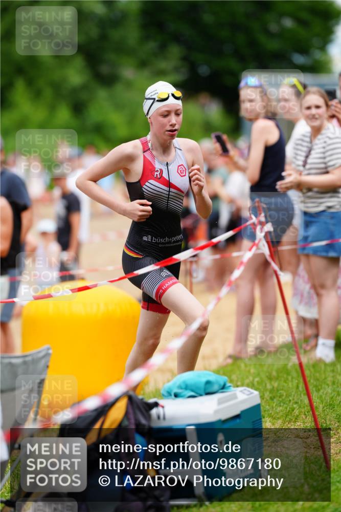 21.06.2026 - 29. Vierlanden-Triathlon LAZAROV Photography http://msf.ph/oto/9867180 21.06.2026 14:40:20 Schwimmen 1291 meine-sportfotos.de