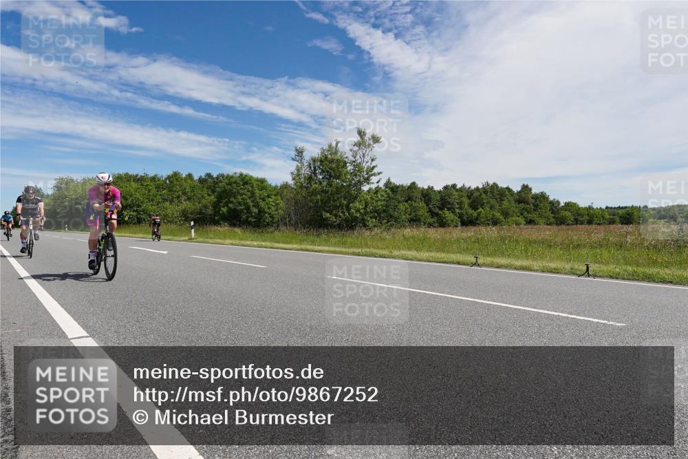 21.06.2026 - Viking Triathlon Michael Burmester http://msf.ph/oto/9867252 21.06.2026 11:38:04 Radfahren 13, 17, 30, 48, 54, 170, 200, 230, 238, 249, 251, 310, 343, 352, 391, 444, 472, 534, 568, 620, 635 meine-sportfotos.de