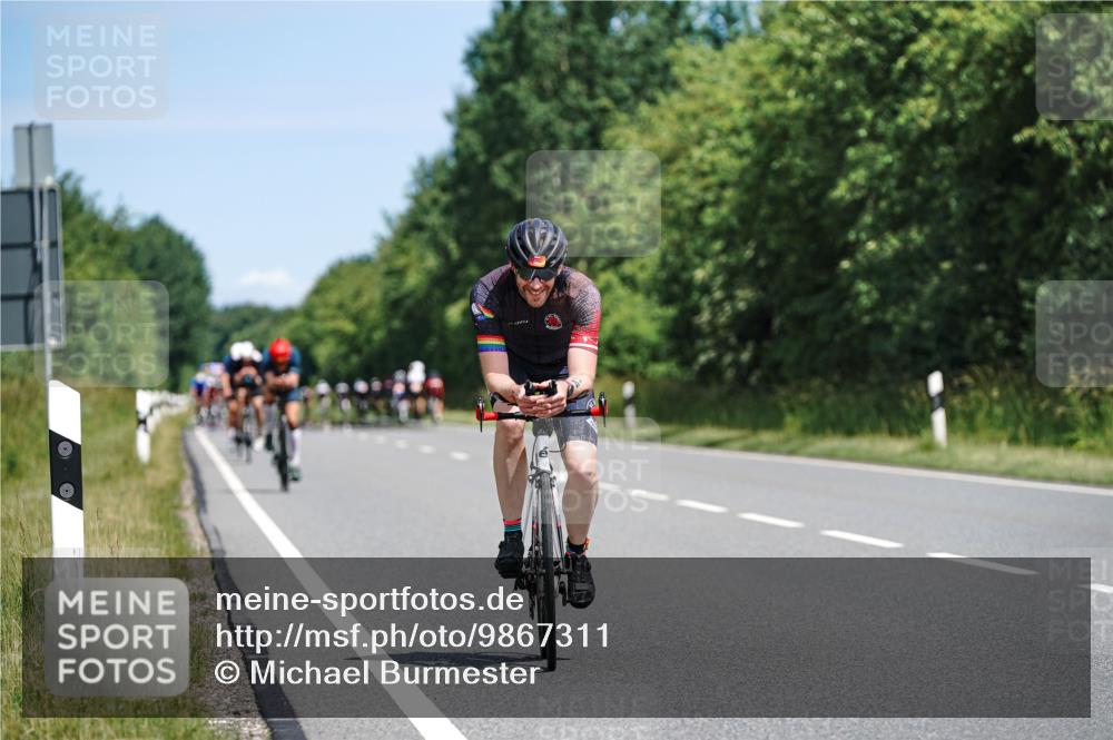 21.06.2026 - Viking Triathlon Michael Burmester http://msf.ph/oto/9867311 21.06.2026 12:17:50 Radfahren 200, 253, 285, 354, 354, 363, 404, 439, 440, 458, 461, 539, 550, 568, 576, 604 meine-sportfotos.de