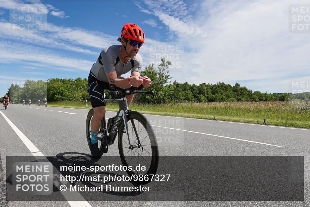 21.06.2026 - Viking Triathlon Michael Burmester http://msf.ph/oto/9867327 21.06.2026 11:38:38 Radfahren 1, 4, 43, 82, 100, 139, 164, 171, 208, 268, 285, 469, 494, 563 meine-sportfotos.de