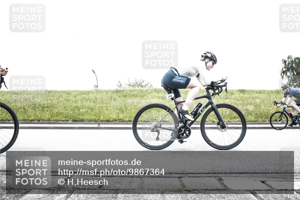 21.06.2026 - 29. Vierlanden-Triathlon H.Heesch http://msf.ph/oto/9867364 21.06.2026 10:32:36 Radfahren 12, 54, 93, 217, 239, 287, 299, 302, 324 meine-sportfotos.de