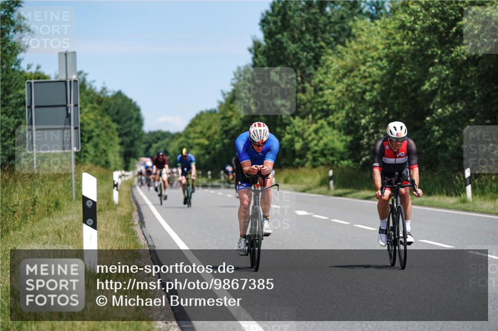 21.06.2026 - Viking Triathlon Michael Burmester http://msf.ph/oto/9867385 21.06.2026 12:18:12 Radfahren 5, 25, 200, 253, 354, 404, 423, 440, 448, 520, 520, 547, 568, 575, 576, 633, 636 meine-sportfotos.de