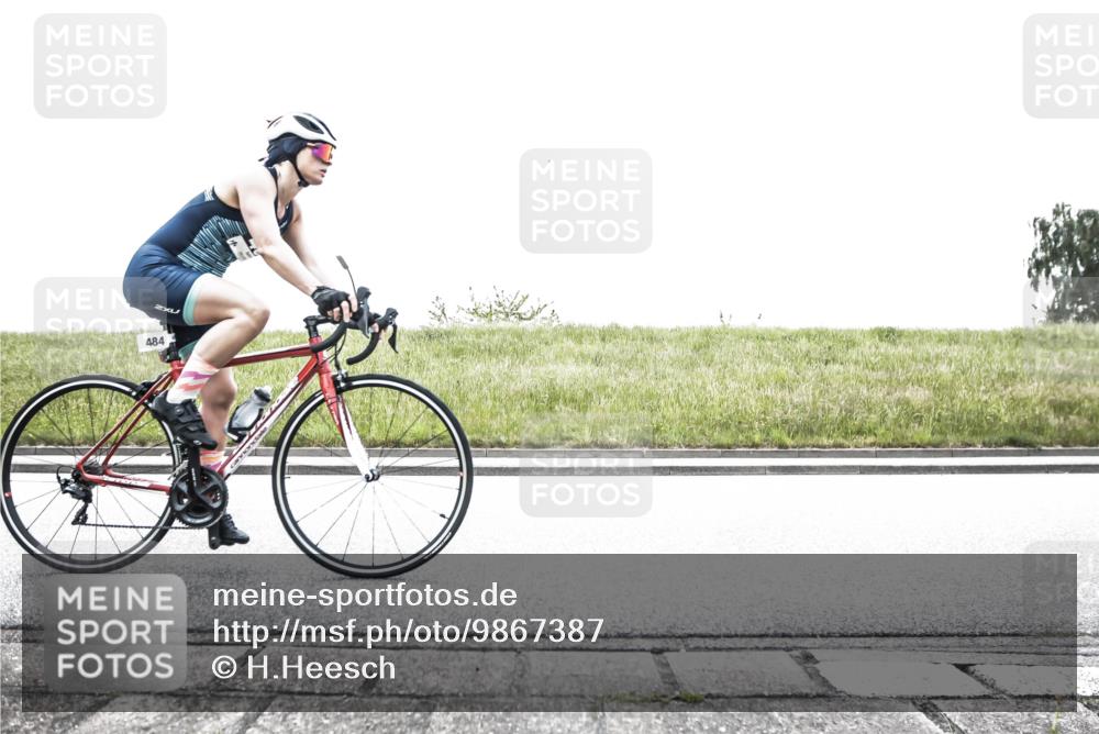 21.06.2026 - 29. Vierlanden-Triathlon H.Heesch http://msf.ph/oto/9867387 21.06.2026 10:32:59 Radfahren 484 meine-sportfotos.de