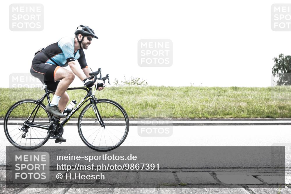 21.06.2026 - 29. Vierlanden-Triathlon H.Heesch http://msf.ph/oto/9867391 21.06.2026 10:33:11 Radfahren 91, 183, 266, 273, 381 meine-sportfotos.de
