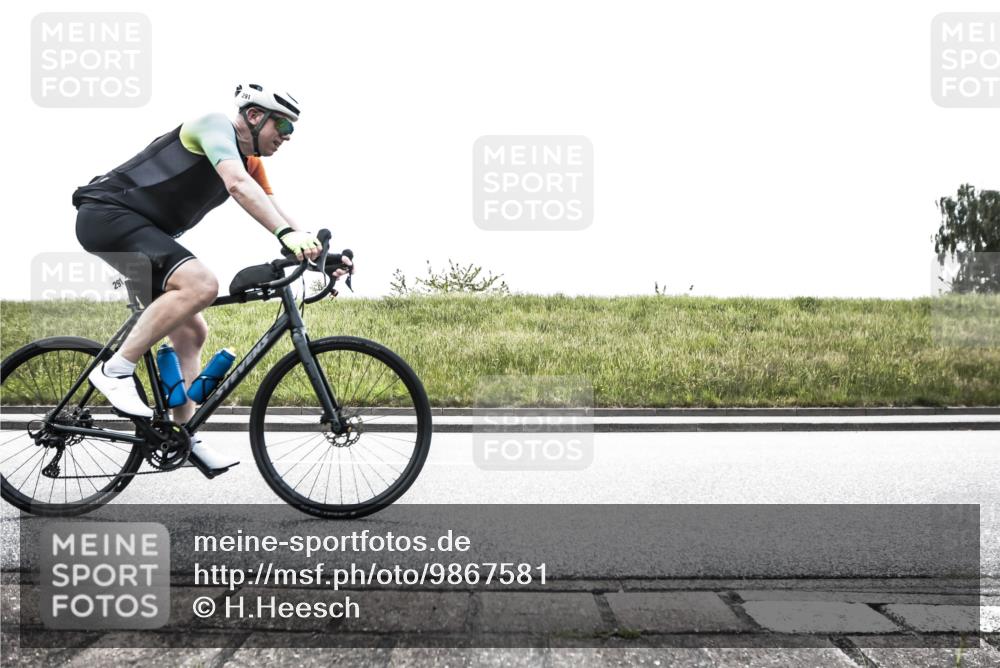 21.06.2026 - 29. Vierlanden-Triathlon H.Heesch http://msf.ph/oto/9867581 21.06.2026 10:35:30 Radfahren 43, 108, 109, 112, 291, 347, 490 meine-sportfotos.de