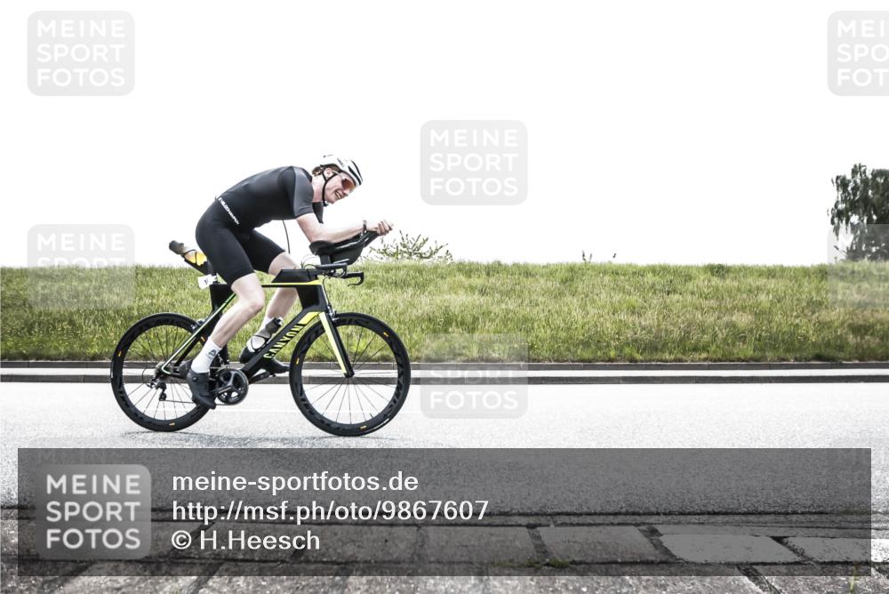 21.06.2026 - 29. Vierlanden-Triathlon H.Heesch http://msf.ph/oto/9867607 21.06.2026 10:35:59 Radfahren 9, 10, 25, 26, 34, 60, 88, 104, 186, 243, 278, 420 meine-sportfotos.de