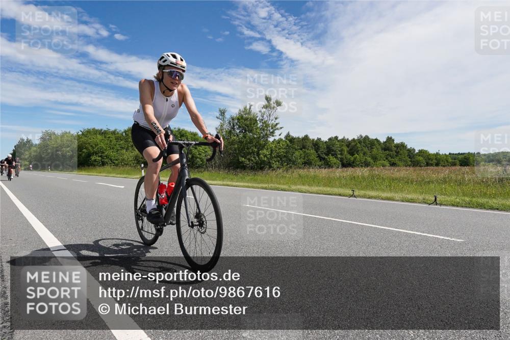 21.06.2026 - Viking Triathlon Michael Burmester http://msf.ph/oto/9867616 21.06.2026 11:40:14 Radfahren 21, 144, 196, 205, 350, 540, 555, 607, 628, 639 meine-sportfotos.de