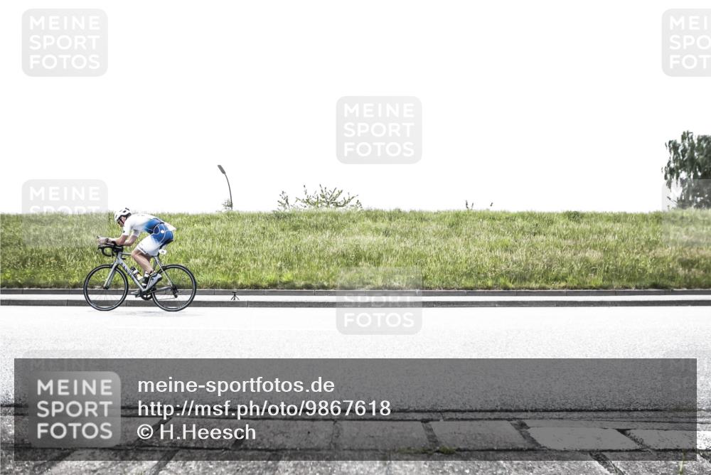 21.06.2026 - 29. Vierlanden-Triathlon H.Heesch http://msf.ph/oto/9867618 21.06.2026 10:36:07 Radfahren 25, 34, 88, 104, 186, 243, 278, 376, 589 meine-sportfotos.de