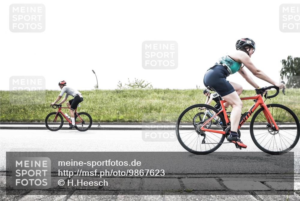 21.06.2026 - 29. Vierlanden-Triathlon H.Heesch http://msf.ph/oto/9867623 21.06.2026 10:36:09 Radfahren 34, 104, 243, 376, 589 meine-sportfotos.de