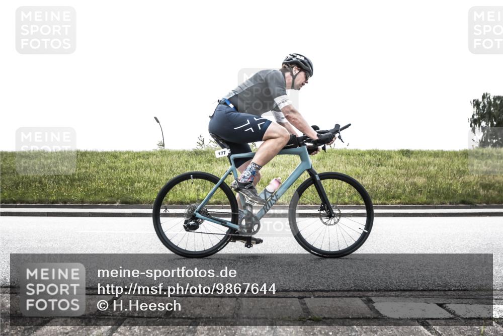 21.06.2026 - 29. Vierlanden-Triathlon H.Heesch http://msf.ph/oto/9867644 21.06.2026 10:36:41 Radfahren 51, 78, 99, 106, 177, 298 meine-sportfotos.de