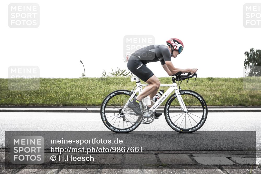 21.06.2026 - 29. Vierlanden-Triathlon H.Heesch http://msf.ph/oto/9867661 21.06.2026 10:36:51 Radfahren 55, 78, 99, 128, 197, 264, 292 meine-sportfotos.de