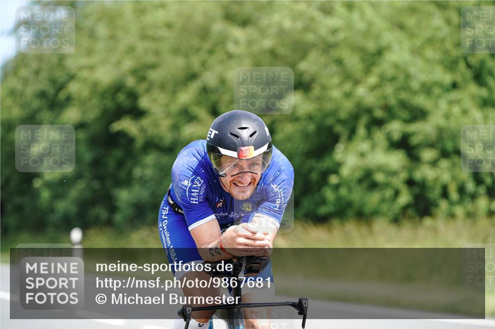 21.06.2026 - Viking Triathlon Michael Burmester http://msf.ph/oto/9867681 21.06.2026 12:19:45 Radfahren 30, 42, 133, 144, 231, 343, 421, 441, 443 meine-sportfotos.de