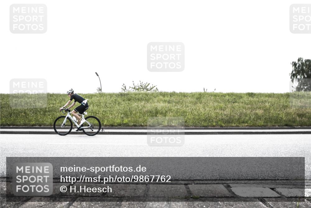 21.06.2026 - 29. Vierlanden-Triathlon H.Heesch http://msf.ph/oto/9867762 21.06.2026 10:38:24 Radfahren 212, 344, 371 meine-sportfotos.de