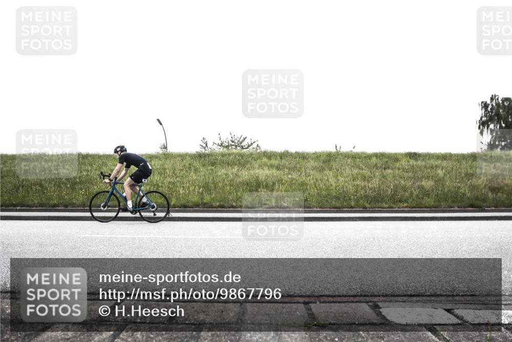 21.06.2026 - 29. Vierlanden-Triathlon H.Heesch http://msf.ph/oto/9867796 21.06.2026 10:39:32 Radfahren 29, 274, 358 meine-sportfotos.de
