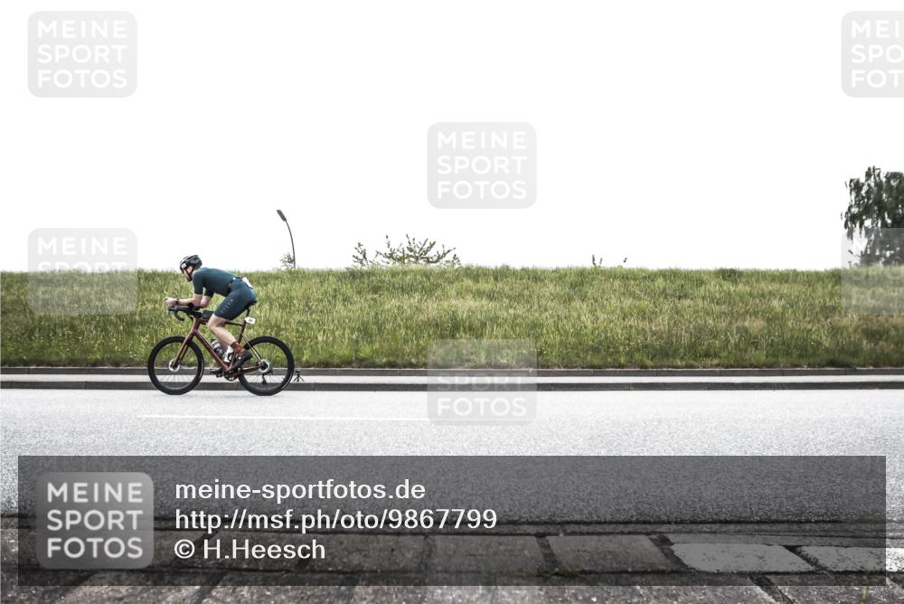 21.06.2026 - 29. Vierlanden-Triathlon H.Heesch http://msf.ph/oto/9867799 21.06.2026 10:39:36 Radfahren 29, 30, 198, 274, 277 meine-sportfotos.de