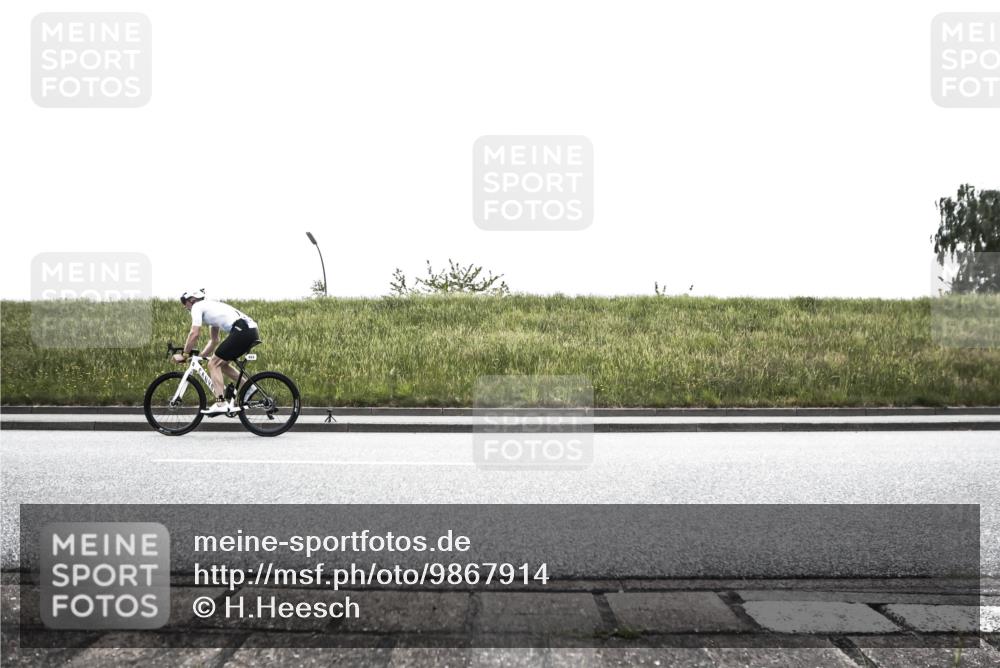 21.06.2026 - 29. Vierlanden-Triathlon H.Heesch http://msf.ph/oto/9867914 21.06.2026 10:42:15 Radfahren 90, 281, 410, 424 meine-sportfotos.de