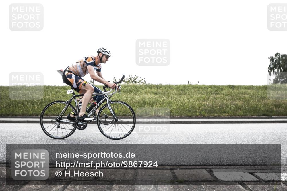 21.06.2026 - 29. Vierlanden-Triathlon H.Heesch http://msf.ph/oto/9867924 21.06.2026 10:42:27 Radfahren 5, 75, 147, 410, 449 meine-sportfotos.de
