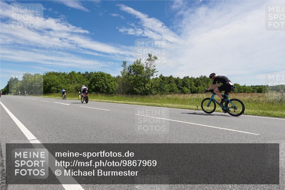 21.06.2026 - Viking Triathlon Michael Burmester http://msf.ph/oto/9867969 21.06.2026 11:43:56 Radfahren 20, 58, 66, 68, 70, 70, 75, 255, 261, 370, 370, 386, 419, 419, 441, 546, 612, 642 meine-sportfotos.de