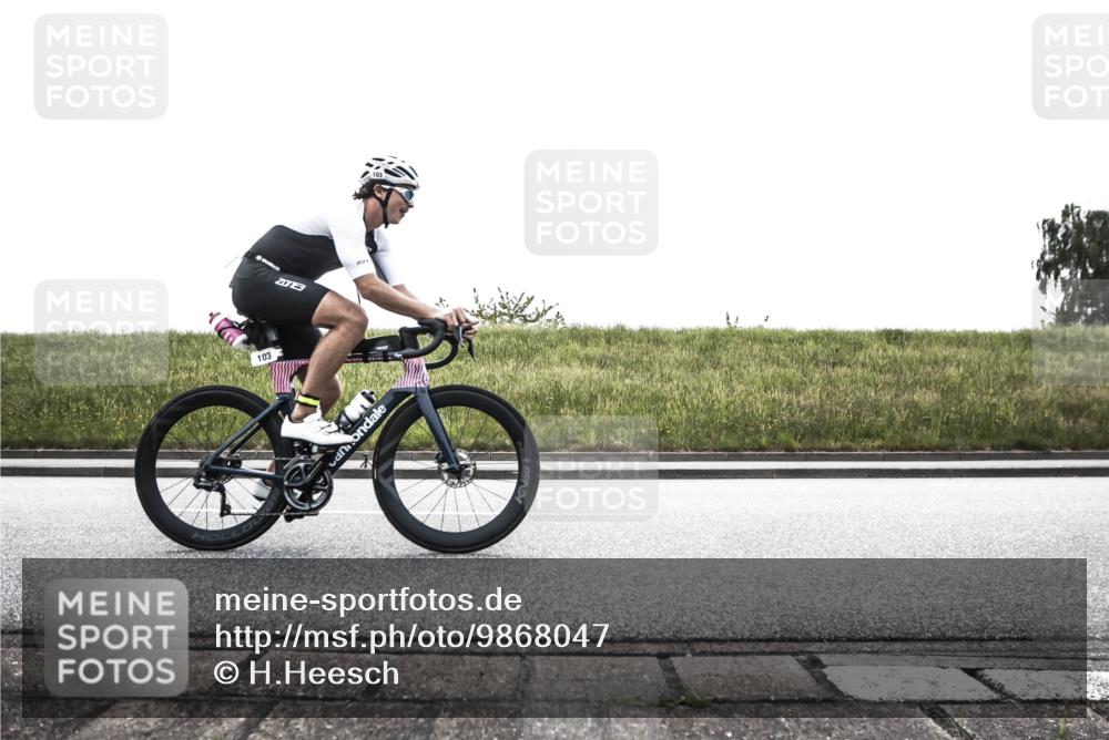21.06.2026 - 29. Vierlanden-Triathlon H.Heesch http://msf.ph/oto/9868047 21.06.2026 10:43:40 Radfahren 103, 224, 230 meine-sportfotos.de